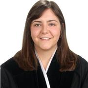 Profesora de secundaria, da clases de matemáticas, ciencias e inglés